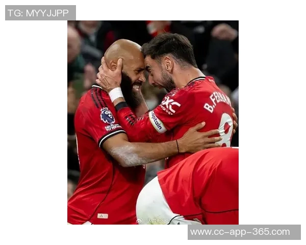 姆伯莫终于领奖英超10月最佳球员奖杯落入手中 姆伯莫终于领奖英超10月最佳球员奖杯落入手中