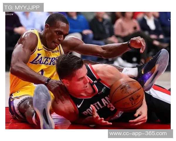 斯佩尔曼半场表现抢眼10投6中砍下14分7篮板2助攻正负值高达12 斯佩尔曼半场表现抢眼10投6中砍下14分7篮板2助攻正负值高达12